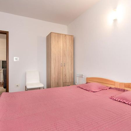 Apartment Drago *Cosy & Close To The Beach! Krk Town Eksteriør bilde