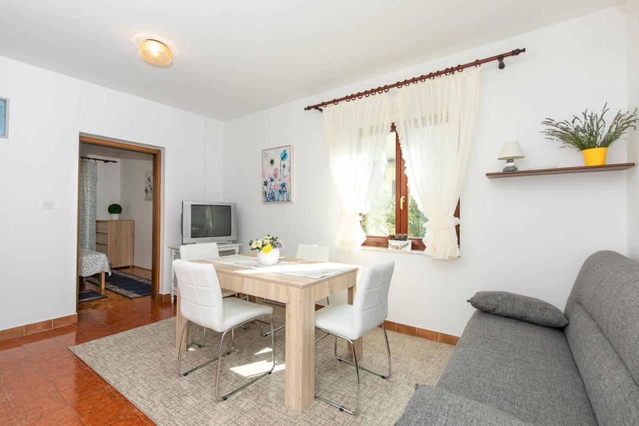 Apartment Drago *Cosy & Close To The Beach! Krk Town Eksteriør bilde