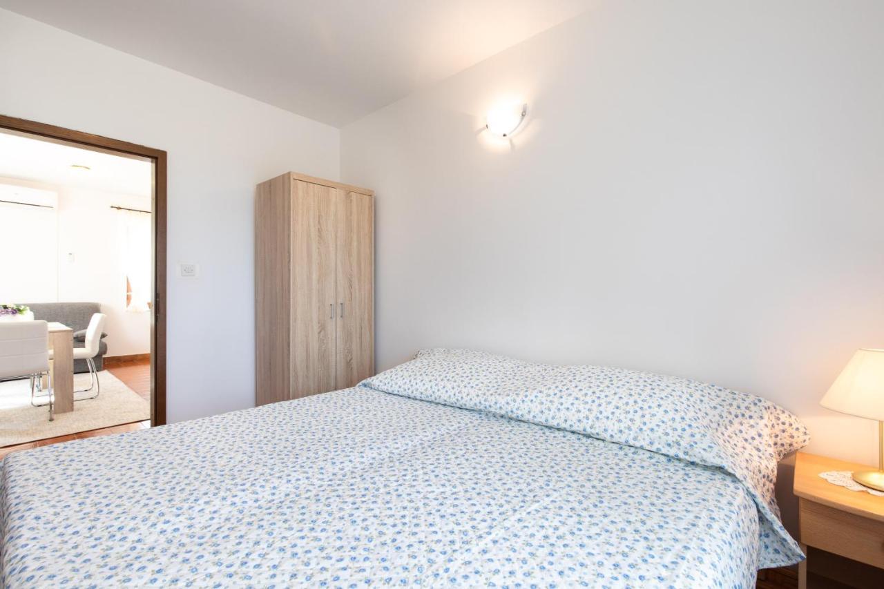 Apartment Drago *Cosy & Close To The Beach! Krk Town Eksteriør bilde