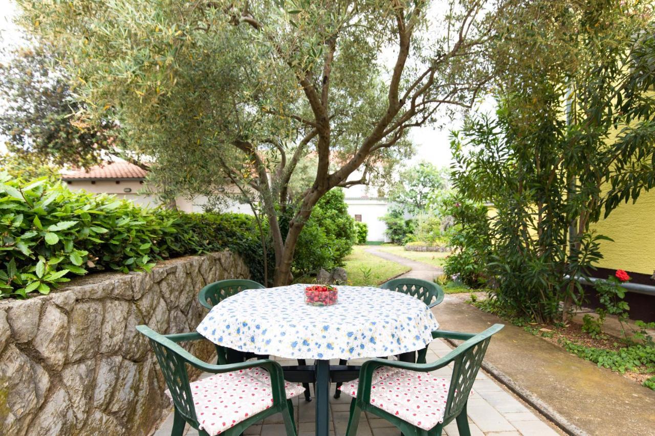 Apartment Drago *Cosy & Close To The Beach! Krk Town Eksteriør bilde